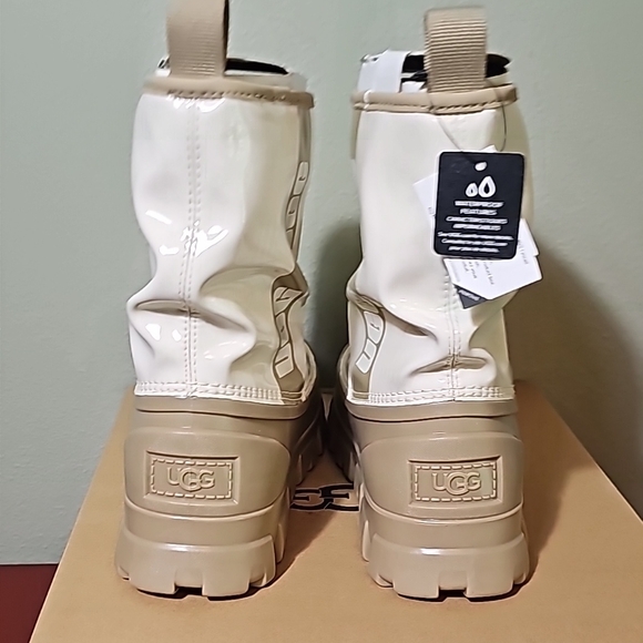 UGG Brellah Mini Cream and Tan Boots - Picture 4 of 6